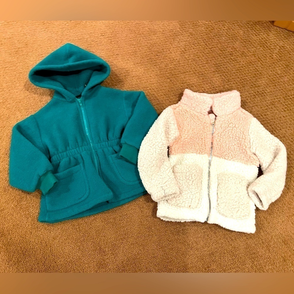 Bundle of 2 Girls Fleeces Faux Sherpa Size 3T Tahari and Avalanche